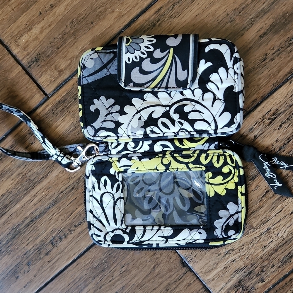 Vera Bradley Wristlet‎